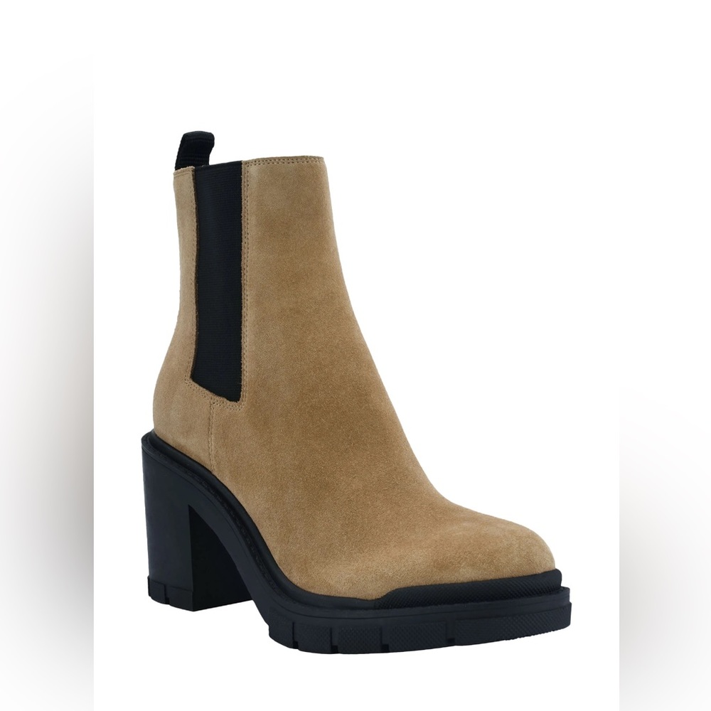 Marc Fisher Chelsea suede boot. Size 6.
